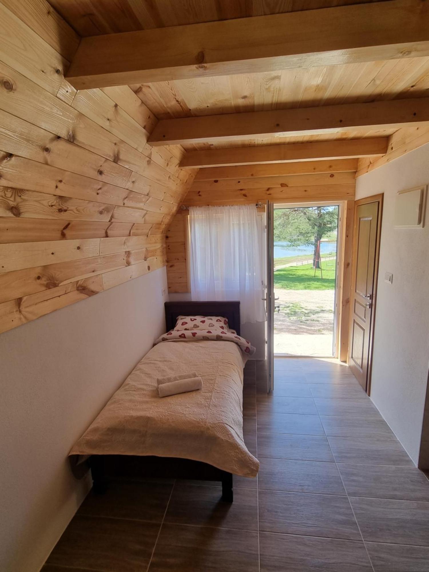 Apartmani Jezero Zabljak  Room photo